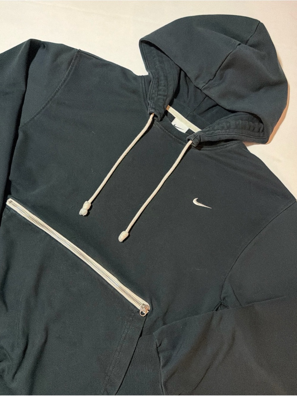 Nike Standard Issue Dri-FIT pullover hoodie, size Medium, in black with contrast
